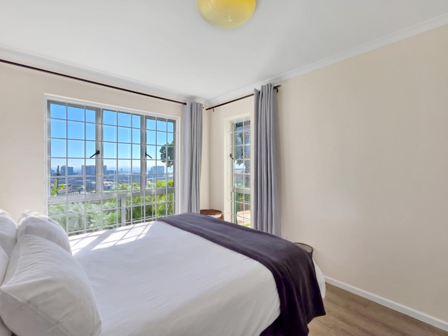 2 Bedroom Property for Sale in Vredehoek Western Cape